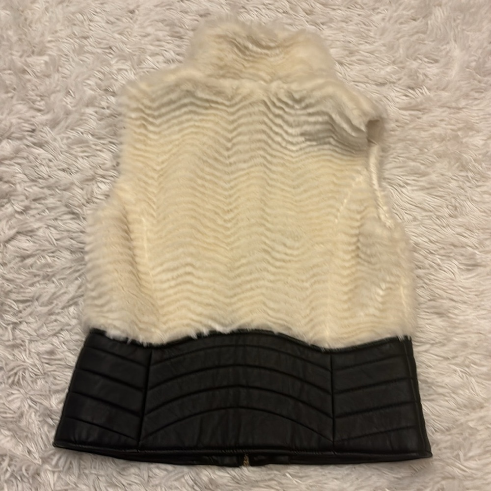 Ci Sono by Cavalini light weight vest size M - Picture 2 of 3